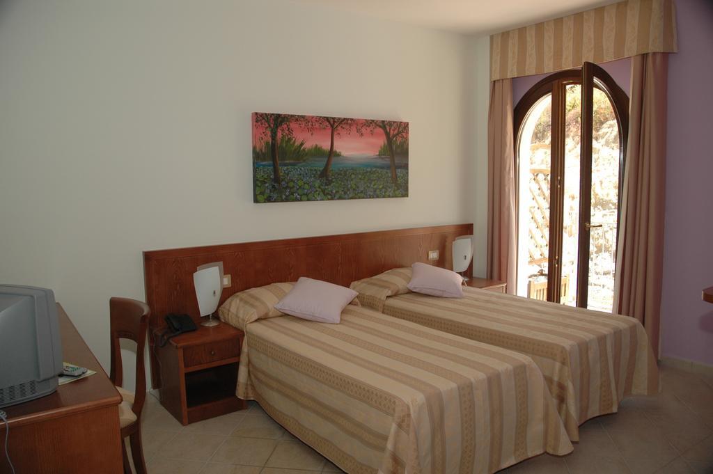Agriturismo L'Arca Di Anna Brambilla 贝尔韦代雷 客房 照片