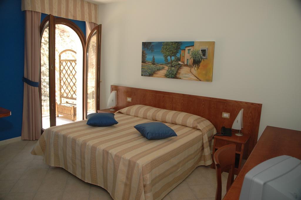 Agriturismo L'Arca Di Anna Brambilla 贝尔韦代雷 客房 照片