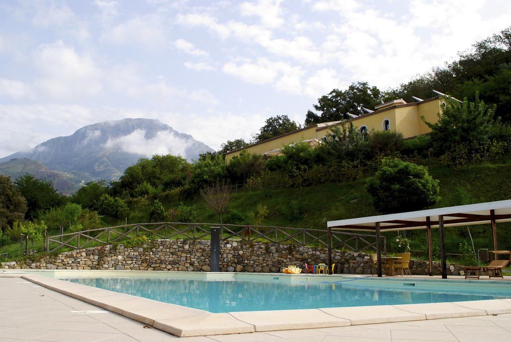 Agriturismo L'Arca Di Anna Brambilla 贝尔韦代雷 外观 照片