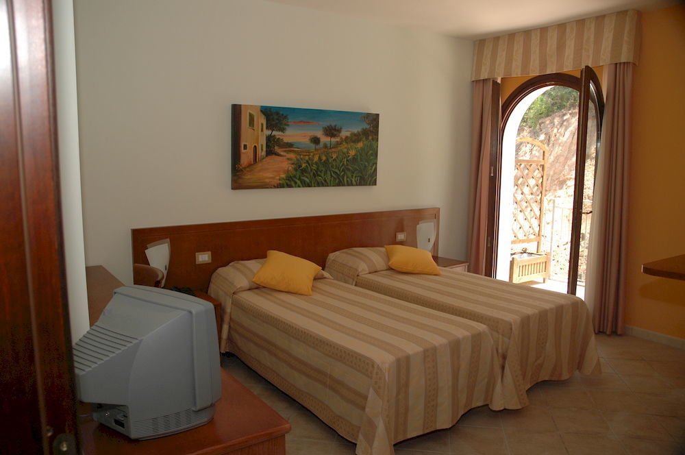 Agriturismo L'Arca Di Anna Brambilla 贝尔韦代雷 外观 照片